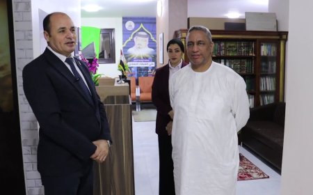 زيارة الحاج محمد الامين مسؤول مؤسسة رسالة السلام العالمية في اسبانيا وأوروبا إلى مقر المكتبة الرقمية للشرفاء الحمادي بمقر مركز العرب للأبحاث والدراسات..مركز العرب لكل العرب