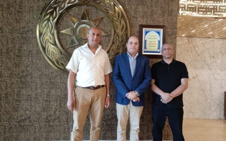 وفد مؤسسة رسالة السلام والمكتبة الرقمية للشرفاء الحمادي يبدأ زيارة إلى تونس؛ لتعزيز التعاون الثقافي والفكري.