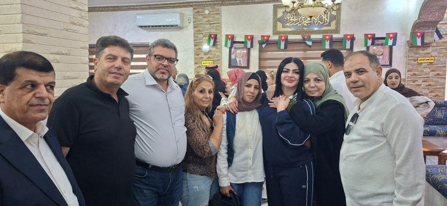وفد مؤسسة رسالة السلام يناقش مع سيدات الوطن العربي كتاب «الطلاق يهدد أمن المجتمع»  على مدى نحو ثلاث ساعات
